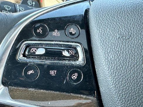 Used 2020 Cadillac Escalade Luxury AWD/4WD image 24