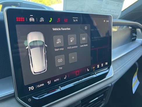 New 2026 Volkswagen Tiguan SE R-Line FWD image 16
