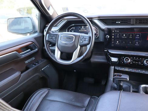 Used 2023 GMC Sierra 1500 Denali AWD/4WD image 16