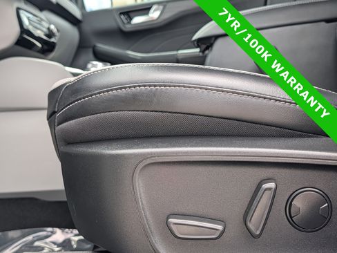Certified 2023 Ford Escape Platinum FWD image 23