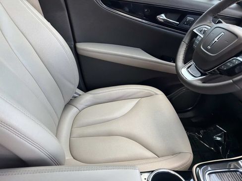 Certified 2023 Lincoln Nautilus FWD w/ Premium Package image 11