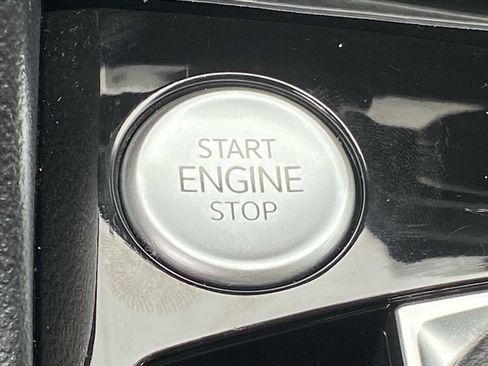 Certified 2023 Volkswagen Taos SEL AWD/4WD image 19