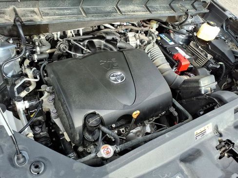 Used 2021 Toyota Highlander Platinum image 33