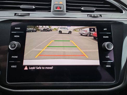 Used 2022 Volkswagen Tiguan SE R-Line image 24