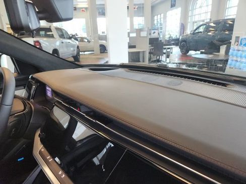 Used 2024 Jeep Wagoneer Launch Edition AWD/4WD image 19