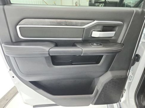 Used 2024 RAM 2500 Big Horn AWD/4WD image 30