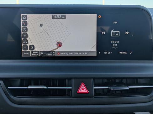 Certified 2025 Kia Seltos EX w/ EX Sunroof Package image 25