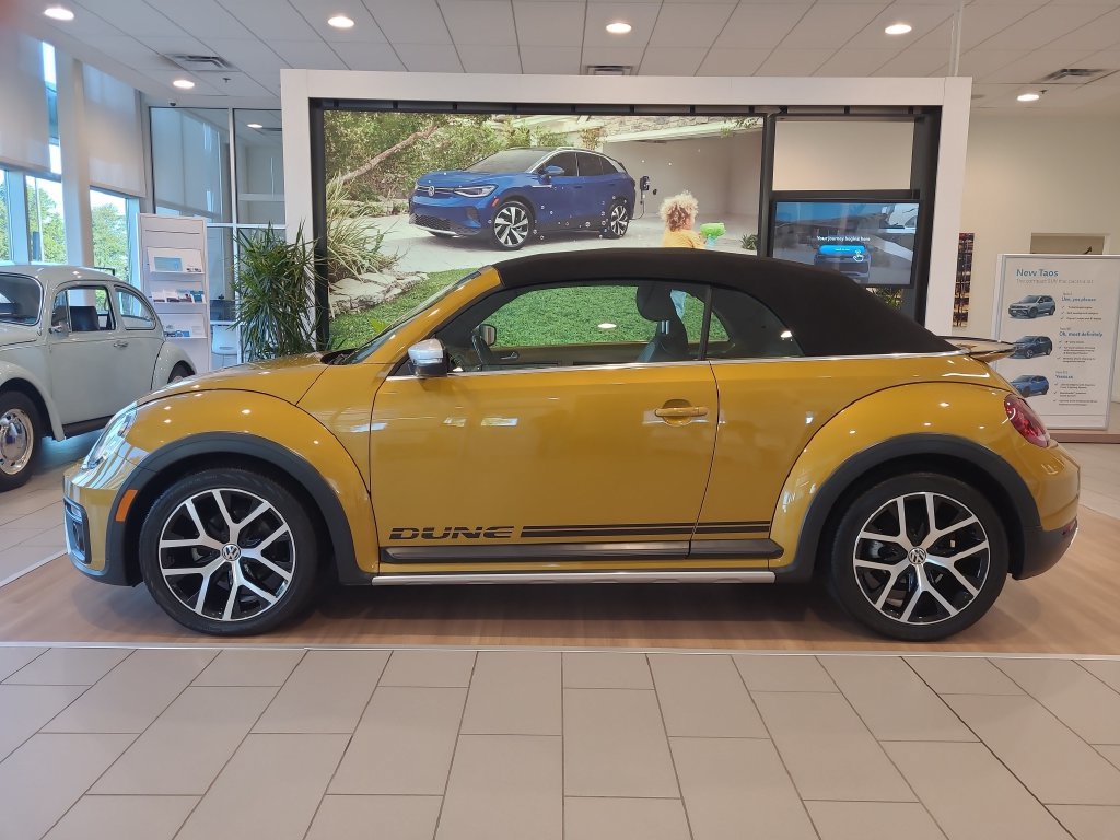 Used 2017 Volkswagen Beetle 1.8T Dune FWD image 2
