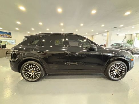 Used 2019 Porsche Cayenne AWD/4WD image 10