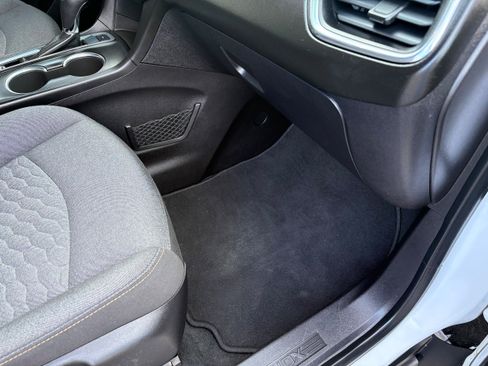Used 2018 Chevrolet Equinox LT AWD/4WD image 30