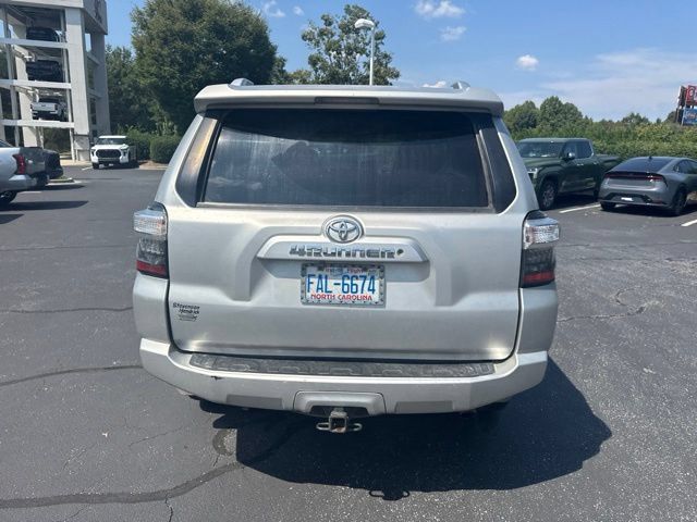 Used 2015 Toyota 4Runner SR5 AWD/4WD image 5