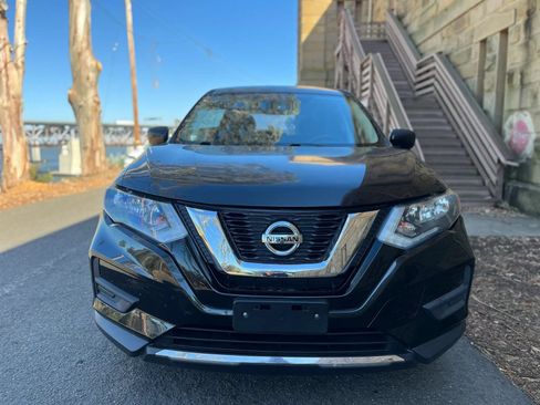 Used 2017 Nissan Rogue S FWD image 5
