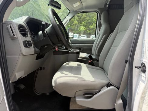 Used 2023 Ford E-450 and Econoline 450 Super Duty w/ Power Windows & Locks Group RWD image 12
