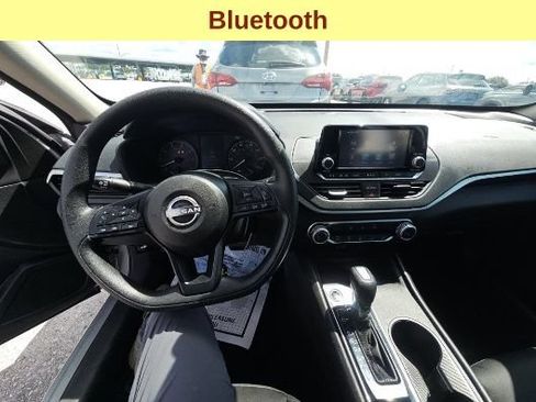 Used 2024 Nissan Altima 2.5 S FWD image 11