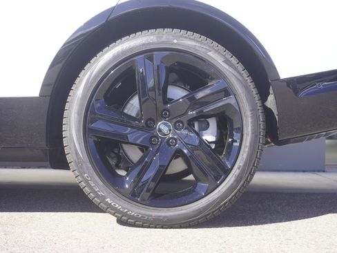 New 2026 Land Rover Discovery Limited Edition image 34