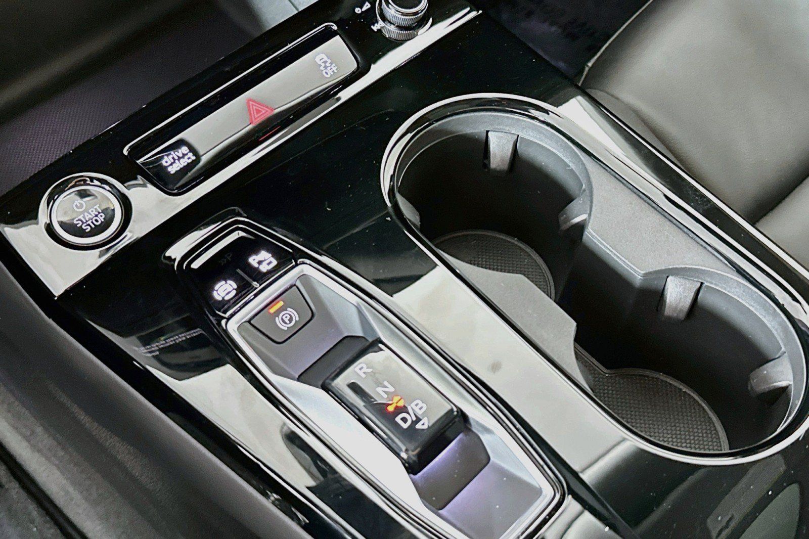 Used 2025 Audi A6 e-tron Premium w/ Ultra Package RWD image 7