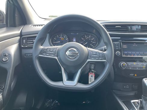 Used 2022 Nissan Rogue Sport S FWD image 12