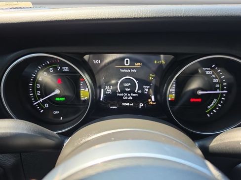 Used 2023 Jeep Wrangler Unlimited Sahara AWD/4WD image 14