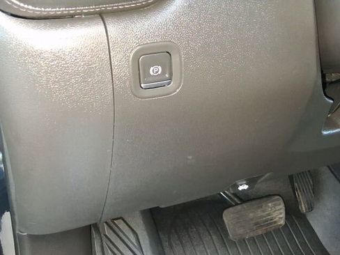 Used 2021 Chevrolet Silverado 1500 LT Trail Boss image 28