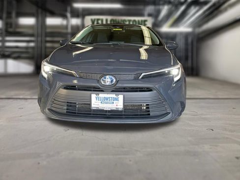 Used 2024 Toyota Corolla LE AWD/4WD image 30