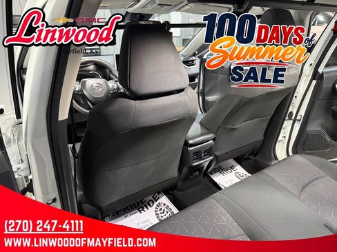 Used 2025 Toyota RAV4 XLE FWD image 21