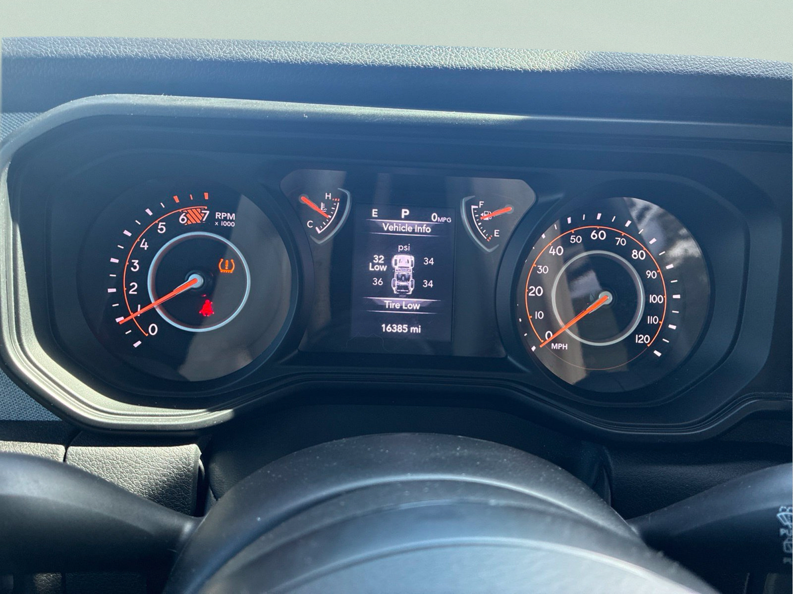 Certified 2025 Jeep Wrangler Sport AWD/4WD image 22