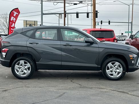 New 2026 Hyundai Kona SE image 3