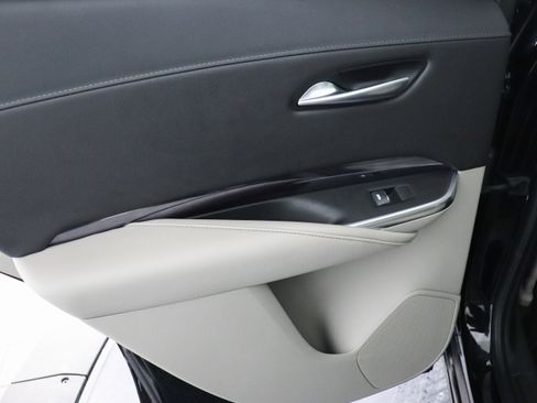 Used 2023 Cadillac XT4 Luxury image 18