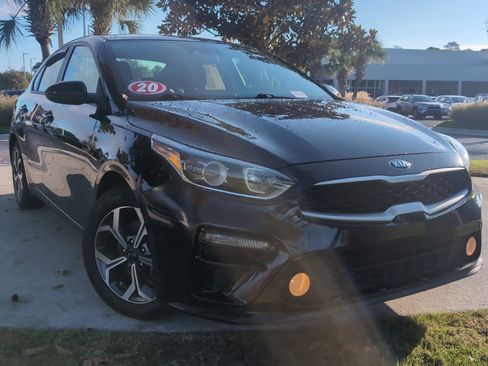 Used 2020 Kia Forte LXS image 2