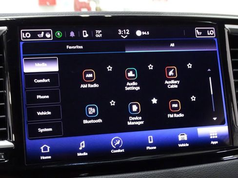 Used 2024 Chrysler Pacifica Touring-L image 31