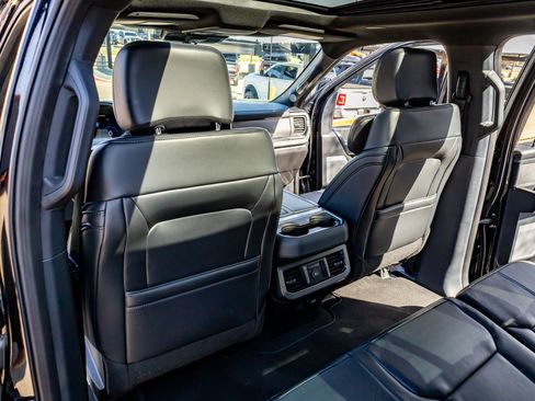 Used 2025 Ford F450 Platinum image 34