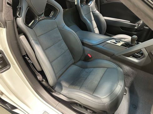 Used 2015 Chevrolet Corvette Z06 w/ 3LZ Preferred Equipment Group RWD image 14