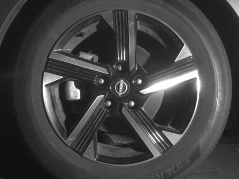 Used 2025 Nissan Sentra SV FWD image 12