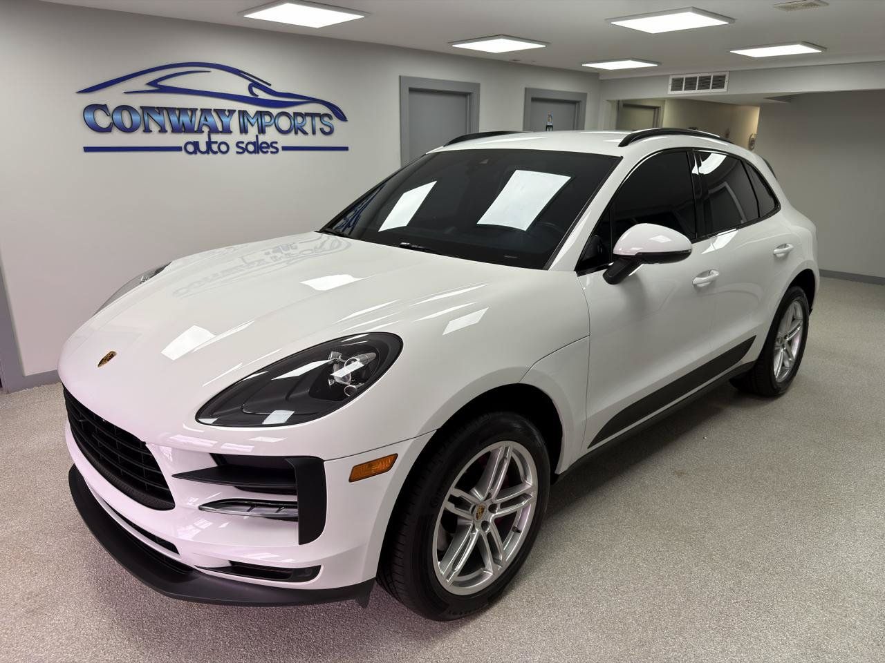 Used 2021 Porsche Macan AWD/4WD image 2
