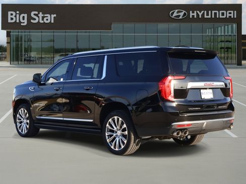 Used 2023 GMC Yukon XL Denali image 3