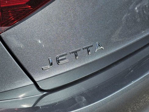 Used 2022 Volkswagen Jetta SE FWD image 8