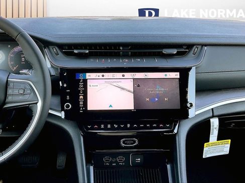 New 2026 Jeep Grand Cherokee Limited w/ Luxury Tech Group II AWD/4WD image 12
