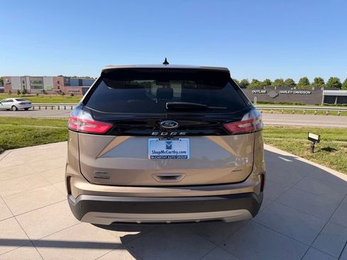 Used 2021 Ford Edge SEL w/ Convenience Package AWD/4WD image 4