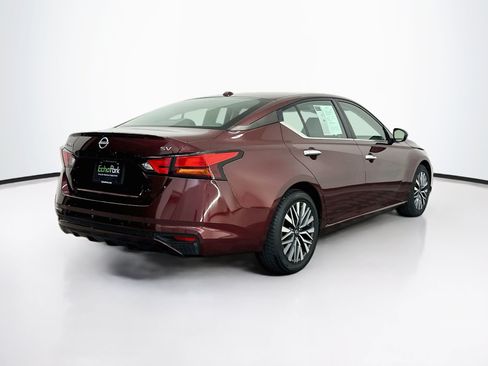 Used 2024 Nissan Altima 2.5 SV FWD image 9