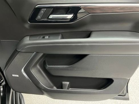 Used 2025 Chevrolet Suburban LT w/ Comfort Package image 54