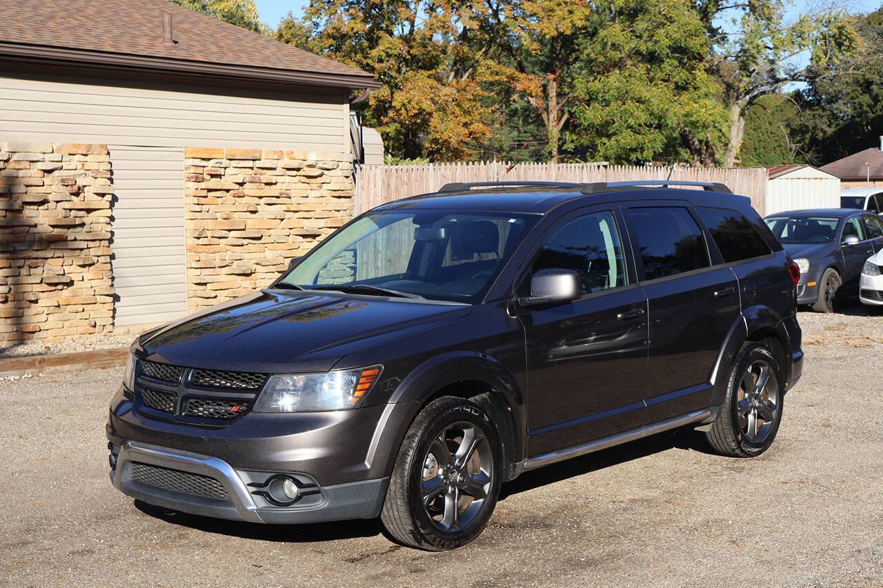 Used 2017 Dodge Journey Crossroad FWD image 4