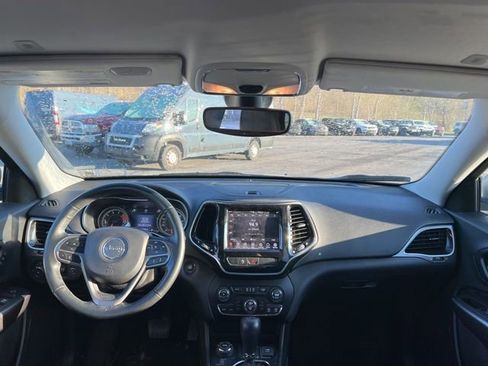 Used 2019 Jeep Cherokee Limited image 10