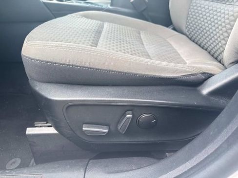 Used 2020 Ford Escape SE image 23