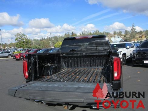 Used 2021 GMC Sierra 1500 SLT w/ X31 Off-Road Package image 10