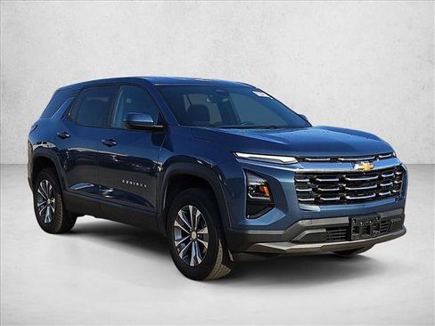 Used 2025 Chevrolet Equinox LT FWD image 3