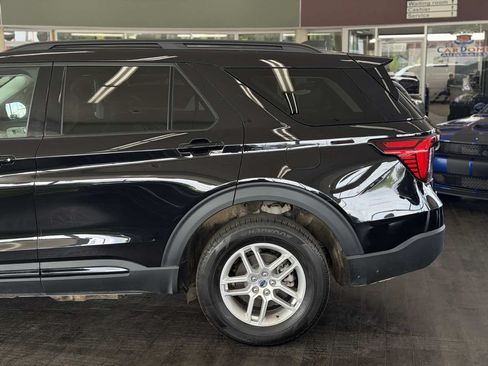 Used 2026 Ford Explorer Active AWD/4WD image 11