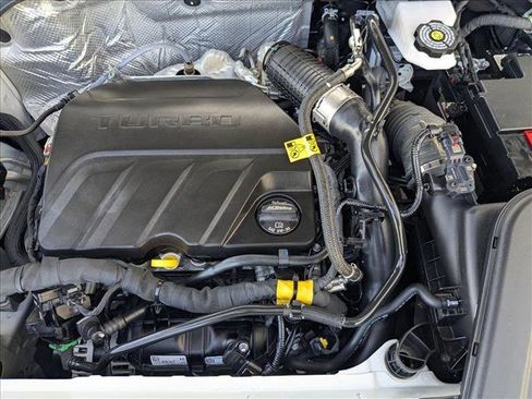 Used 2024 Chevrolet Trax LT w/ Sunroof Package FWD image 23
