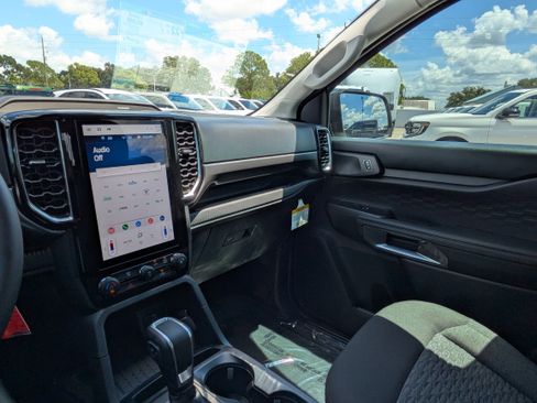 New 2025 Ford Ranger XLT w/ Black Appearance Package image 31