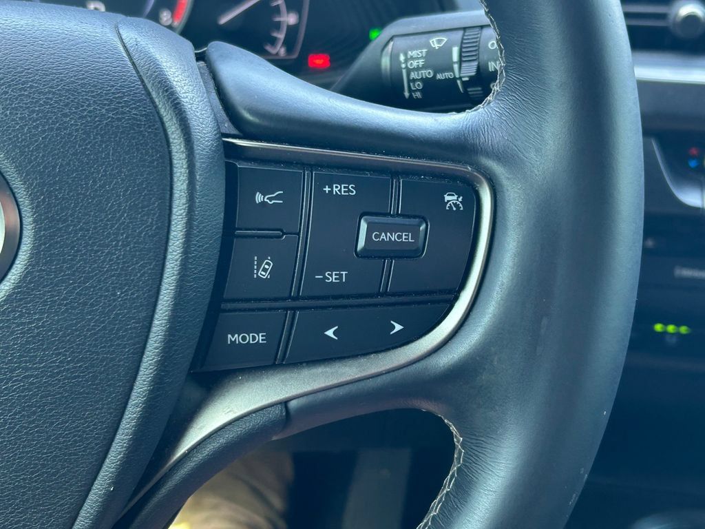 Used 2021 Lexus UX 200 w/ Premium Package FWD image 35