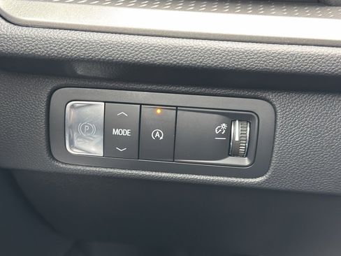 New 2026 Chevrolet Traverse LT image 8